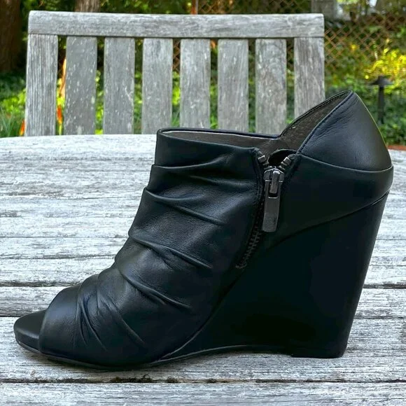 ✨Black Leather Peep-Toe Wedge Ankle Booties - Size 6M - Picture 8 of 14